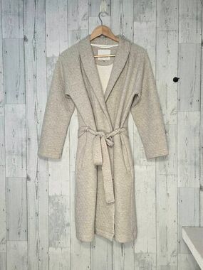 Haven Well Within Short Grey Quilted Robe Sz. XS